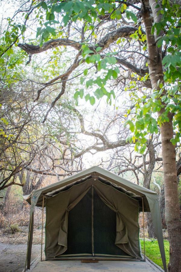 Sitatunga Campsite Маун Экстерьер фото