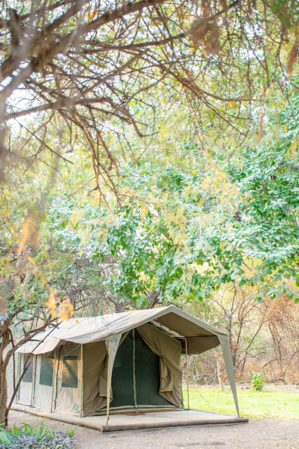 Sitatunga Campsite Маун Экстерьер фото